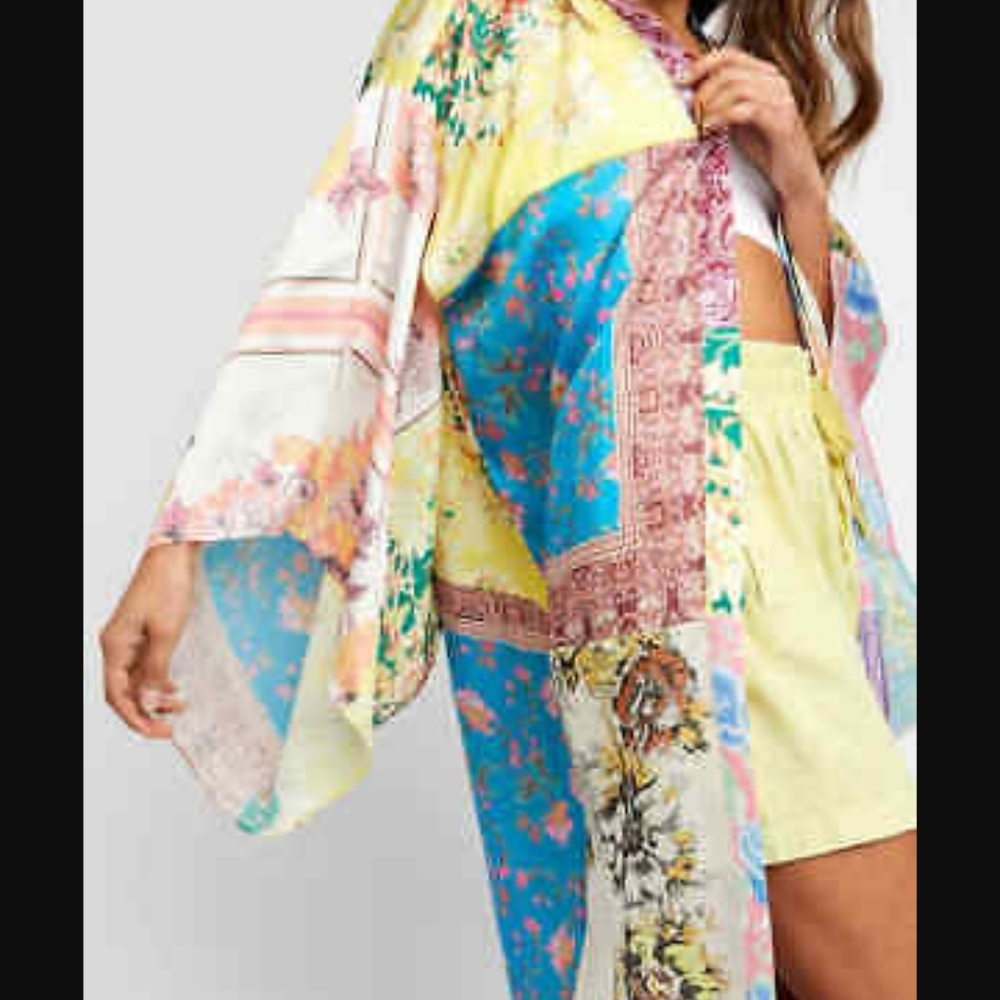 Free People Patched With Love Robe Kimono Mixed Floral Magic Combo Color M/L NWT - Picture 10 of 15